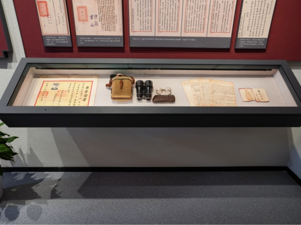 博物馆斜面展柜